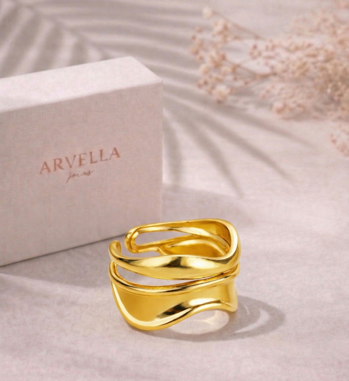 Anel Ondas Esculpidas Banhado em Ouro 18k
