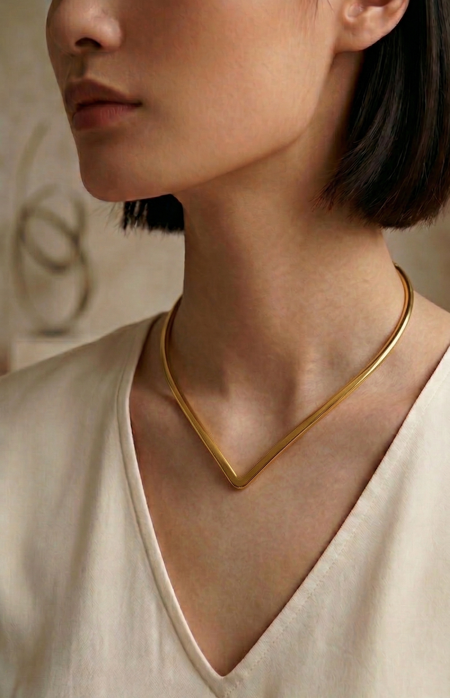 Colar Choker V Banhado em Ouro 18k