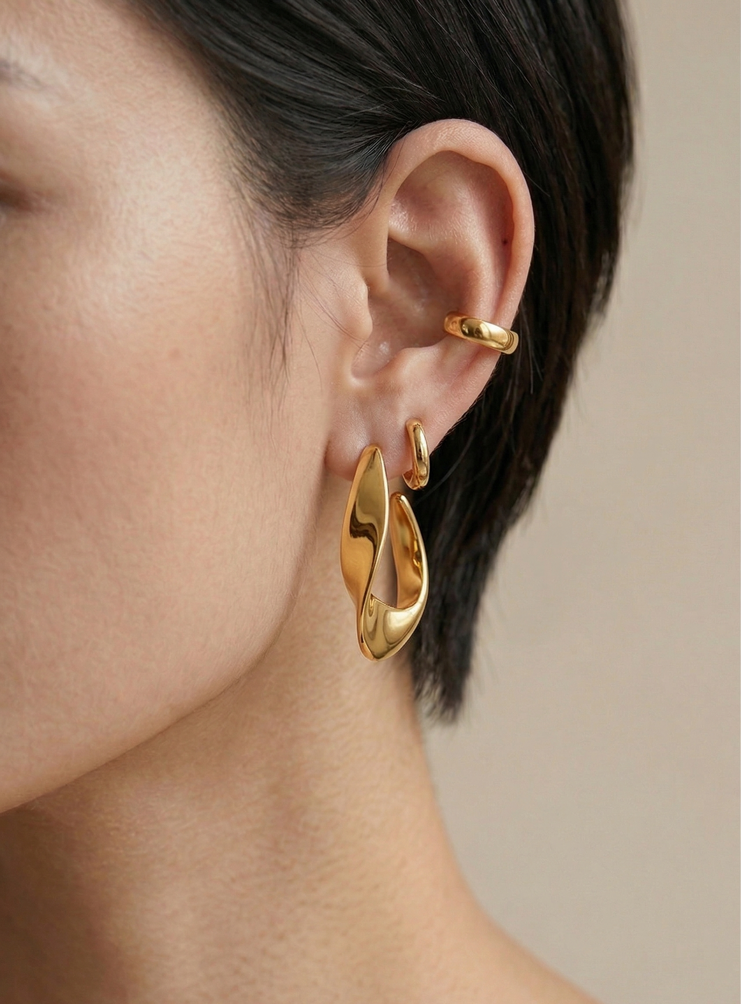 Brinco Ligne Sculptée Banhado em Ouro 18k