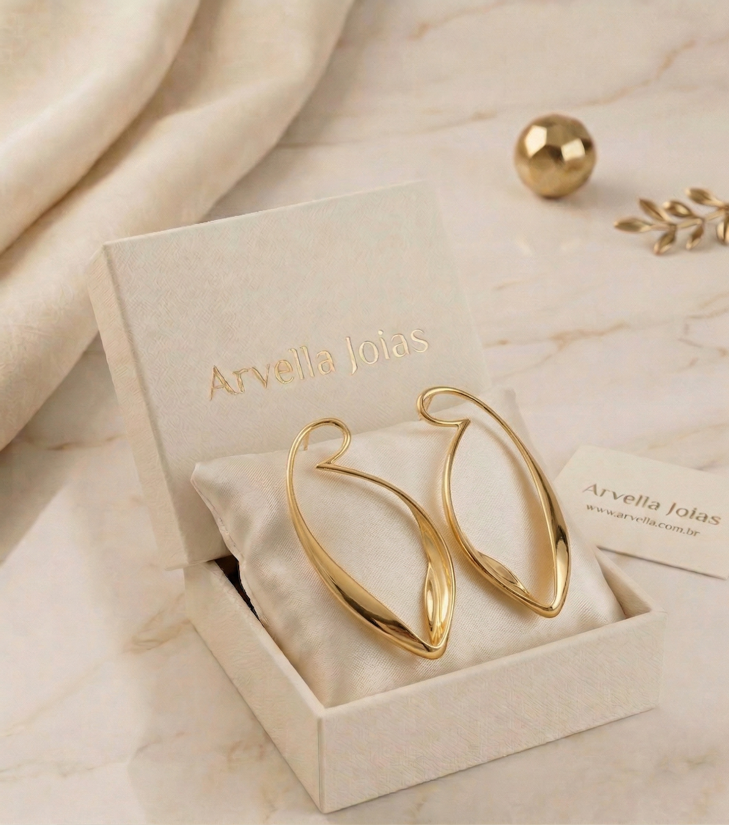 Brinco Ellipse Royale Banhado em Ouro 18k